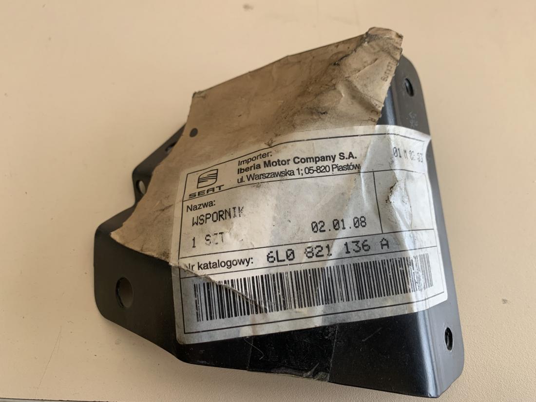 Купити Кронштейн переднього крила Оригінал до Tesla | 6L0821136A