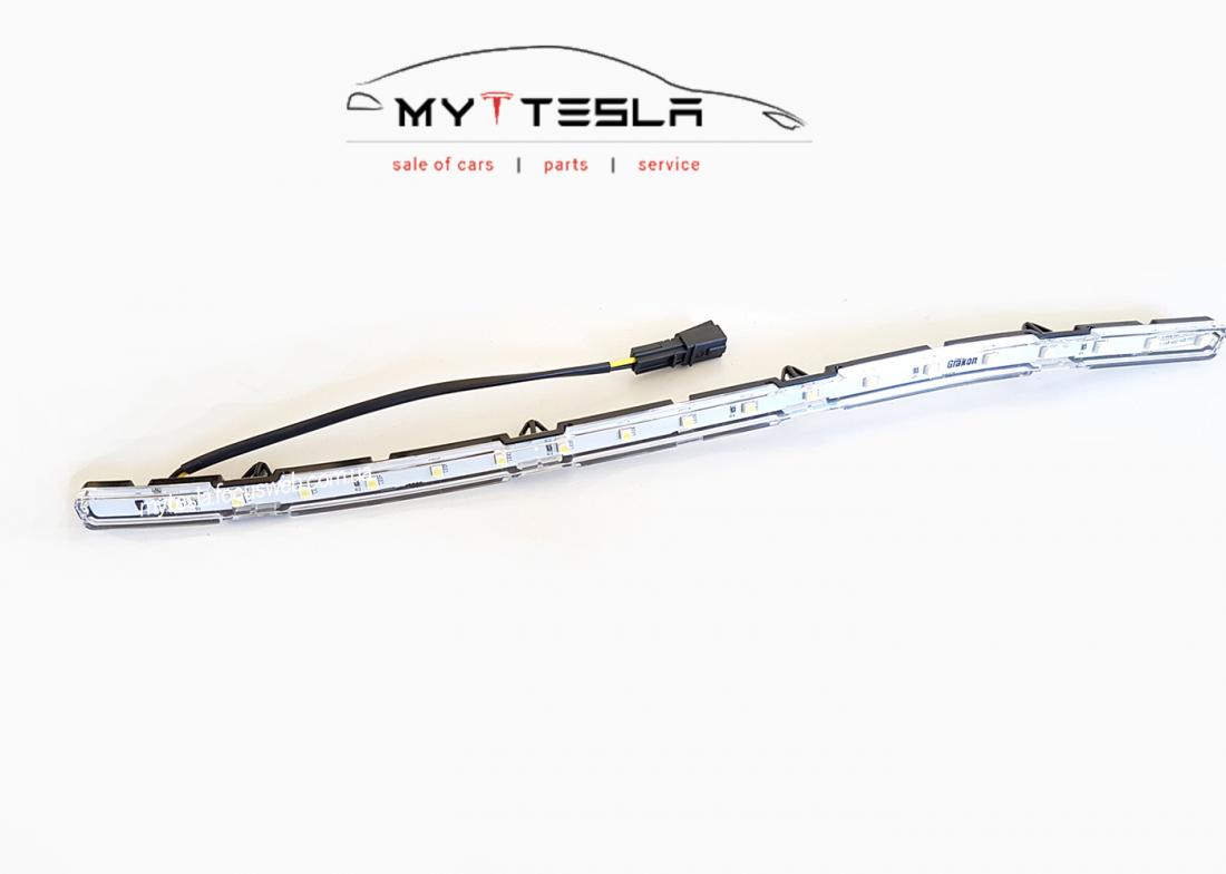 Купити Непряме освітлення передньої двері RH до Tesla | 1007955-00-F