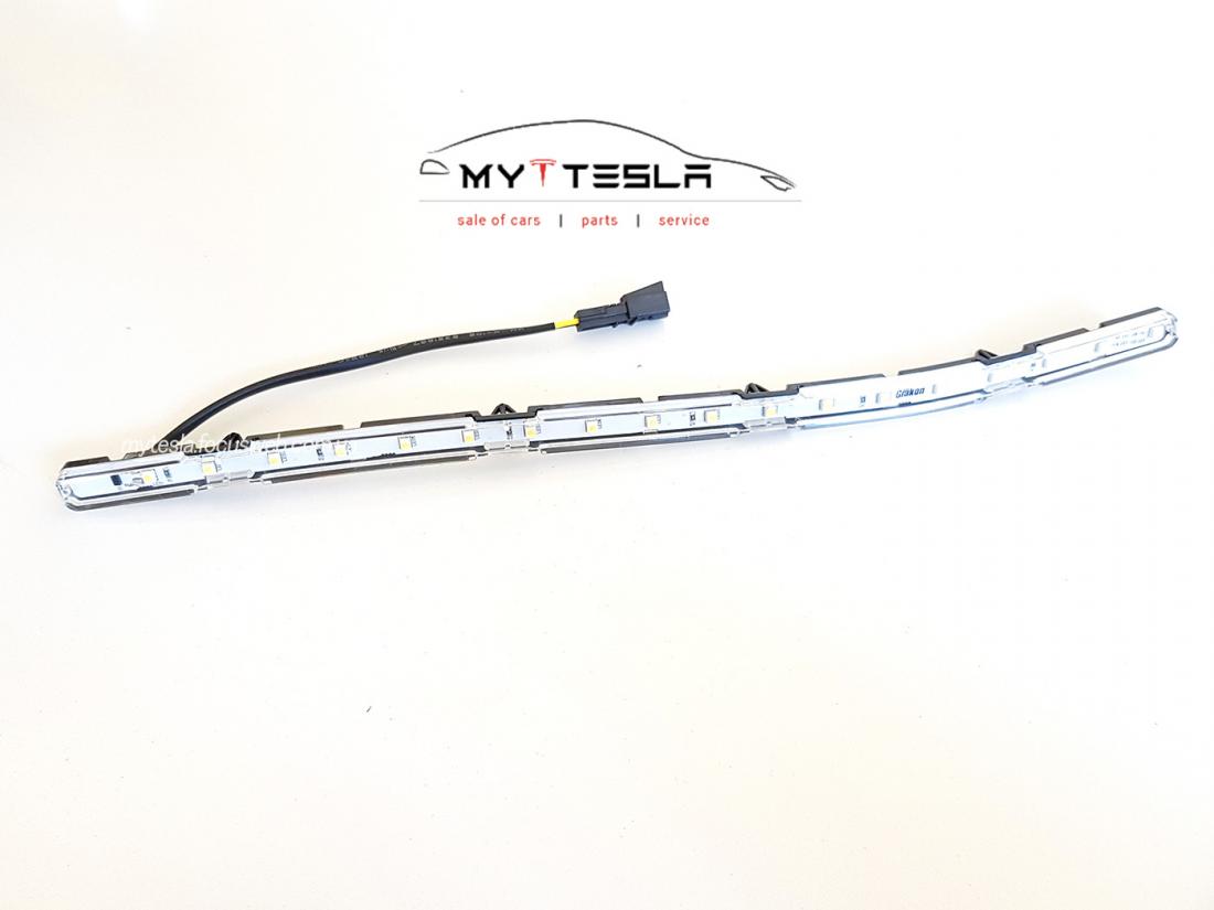 Купити Непряме освітлення передньої двері LH до Tesla | 1002977-00-F