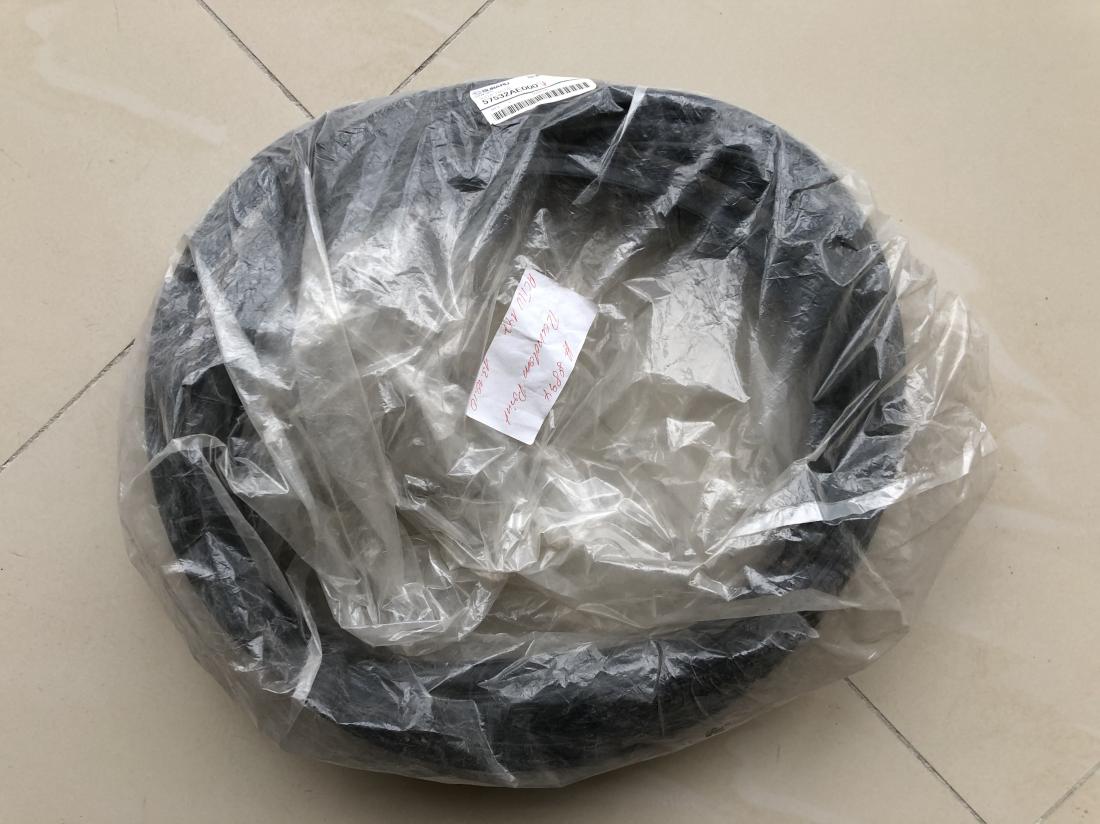 Купити Уплотнитель багажника до Tesla | 57532AE000