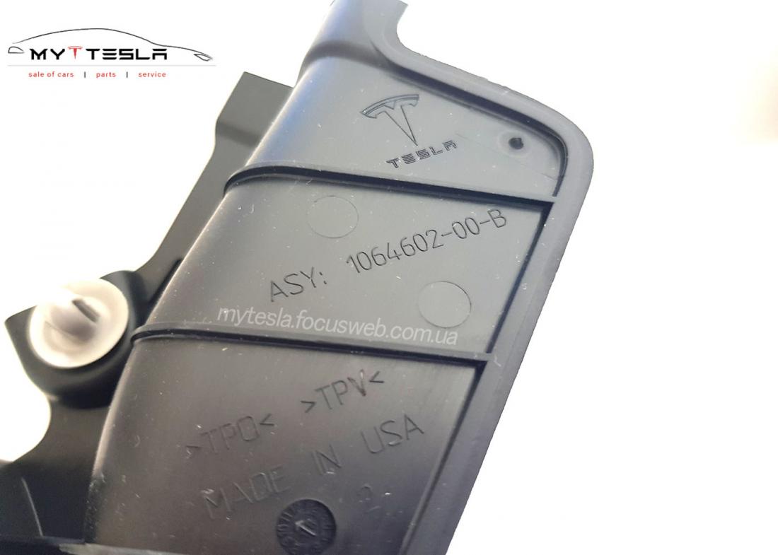 Купити Гумовий ущільнювач кріплення переднього капоту LH до Tesla | 1064602-00-B