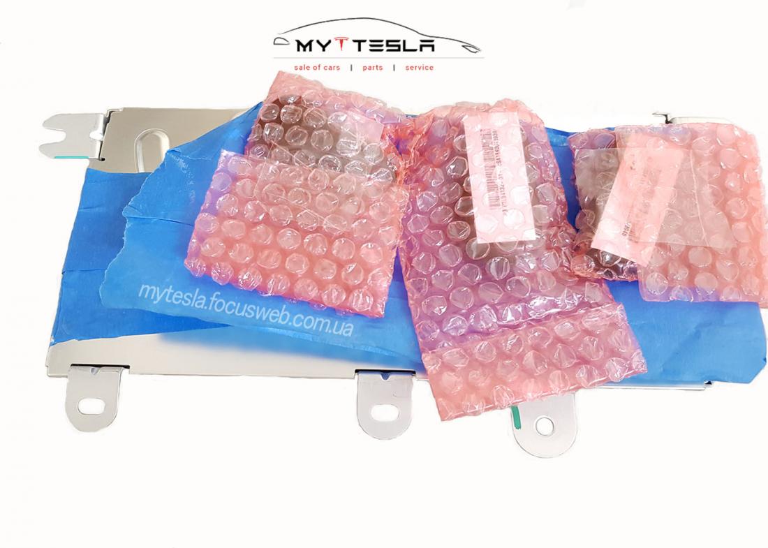 Купити Боді контроллер з ключами до Tesla | 1045451-00-I